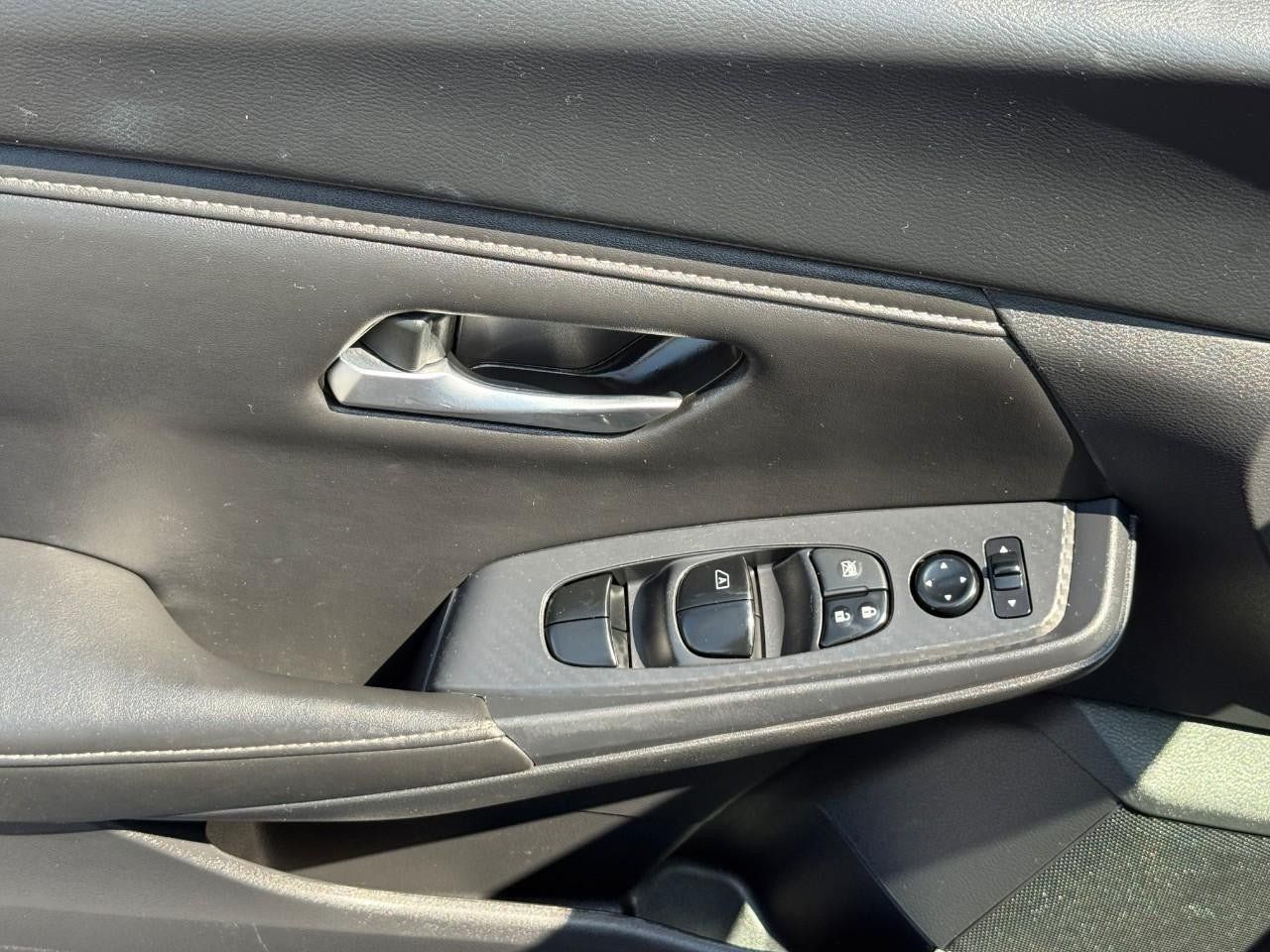 Used 2024 Nissan Sentra SV w/ All-Weather Package FWD image 16
