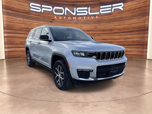 Used 2024 Jeep Grand Cherokee L Limited w/ Luxury Tech Group II image 8