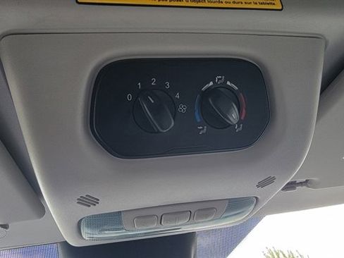 Used 2015 Ford Transit 150 XLT RWD image 34