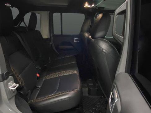 Used 2022 Jeep Wrangler Unlimited Sahara image 24