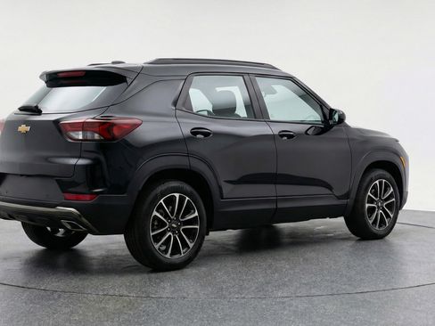 Used 2025 Chevrolet TrailBlazer LT image 9