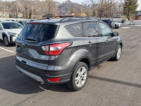 Used 2018 Ford Escape SE image 3