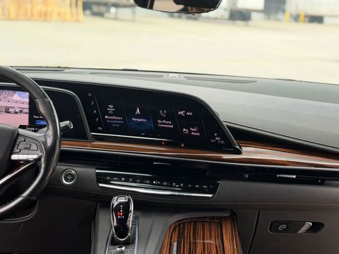 Used 2021 Cadillac Escalade ESV Premium Luxury RWD image 30