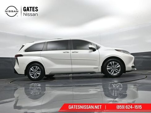 Used 2021 Toyota Sienna Limited w/ Protection Package (TMS) FWD image 44