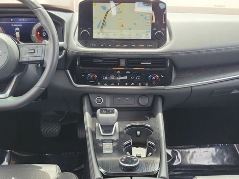 Used 2021 Nissan Rogue Platinum AWD/4WD image 30