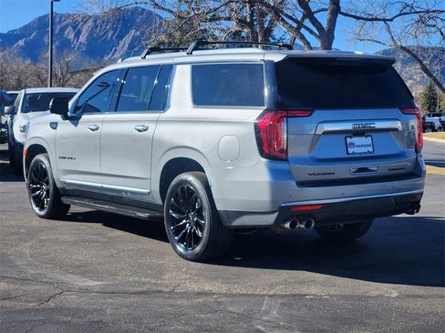 Used 2024 GMC Yukon XL Denali w/ Advanced Technology Package image 3