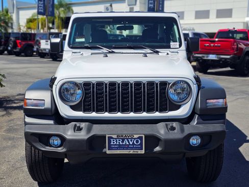 Used 2026 Jeep Wrangler Sport AWD/4WD image 3
