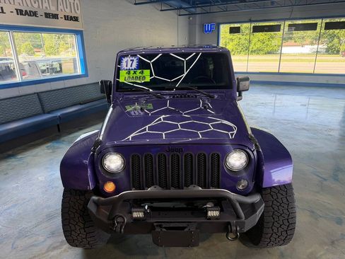 Used 2017 Jeep Wrangler Unlimited Sahara AWD/4WD image 13