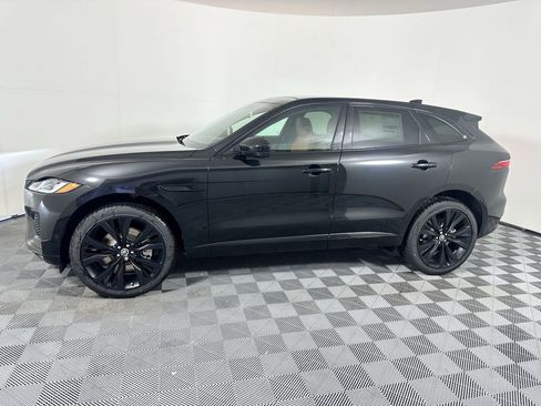 Used 2026 Jaguar F-PACE R-Dynamic S image 2