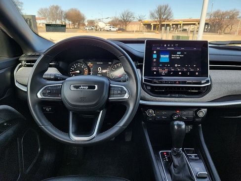 Used 2024 Jeep Compass Latitude image 6