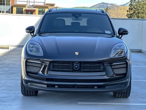 Certified 2024 Porsche Macan S image 11