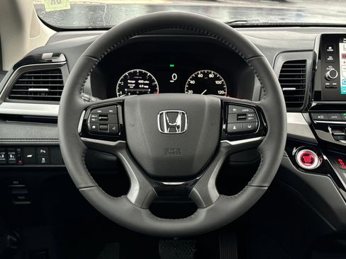 New 2026 Honda Odyssey Touring image 16
