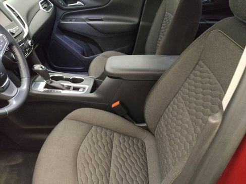 Used 2021 Chevrolet Equinox LT FWD image 17