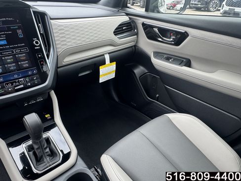 Used 2025 Subaru Forester Limited AWD/4WD image 16
