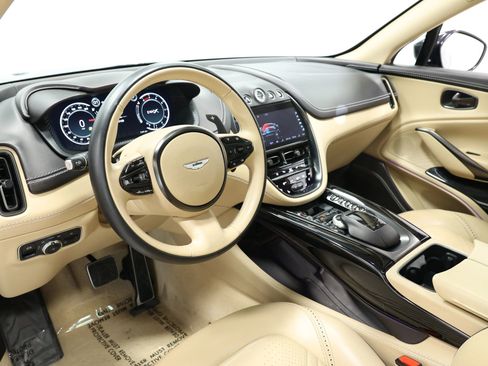 Used 2021 Aston Martin DBX image 20