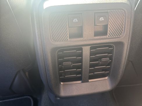 New 2025 Ford Bronco Badlands image 14