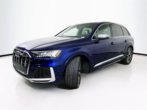 Used 2022 Audi SQ7 Premium Plus w/ SQ7 Executive Package image 2