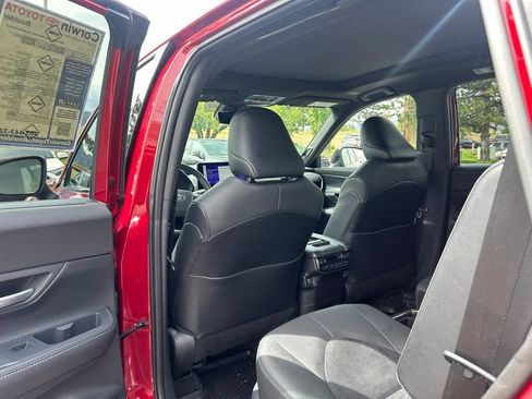 Used 2025 Toyota Grand Highlander AWD Hybrid image 21