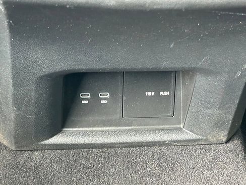 Used 2023 Volkswagen Atlas SE AWD/4WD image 46