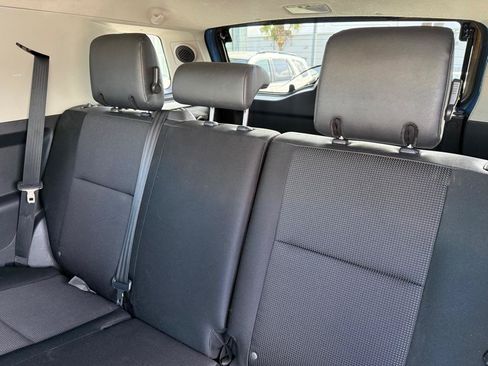 Used 2012 Toyota FJ Cruiser 4WD image 17