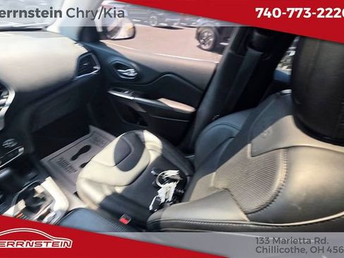Used 2020 Jeep Cherokee Limited w/ Luxury Group AWD/4WD image 11