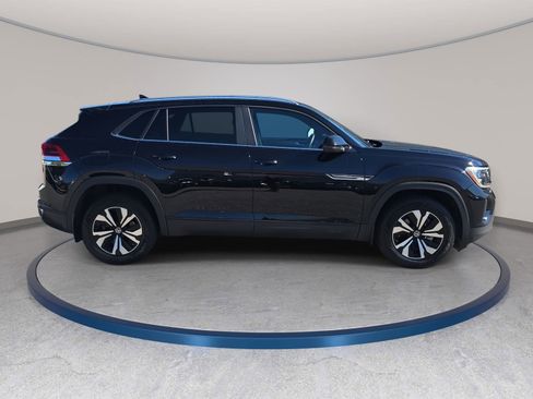 Used 2024 Volkswagen Atlas Cross Sport SE AWD/4WD image 4