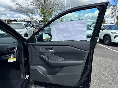 New 2026 Nissan Rogue SV image 25