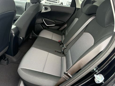 Used 2022 Kia Soul LX image 5