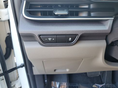 New 2026 Kia Carnival EX FWD image 26