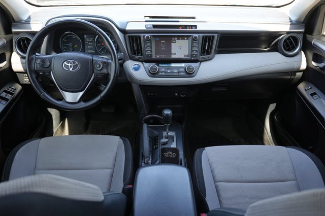 Used 2017 Toyota RAV4 XLE w/ Carpet Mat Package AWD/4WD image 17