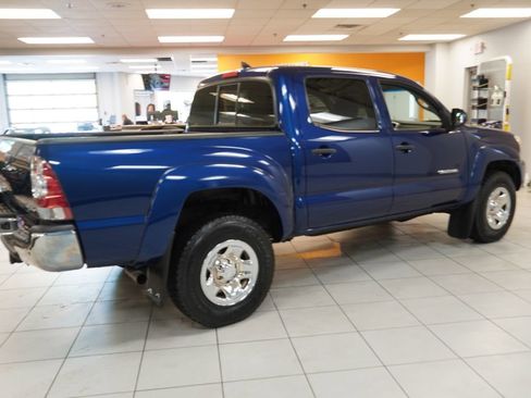 Used 2015 Toyota Tacoma 4x4 Double Cab w/ SR5 Package image 11