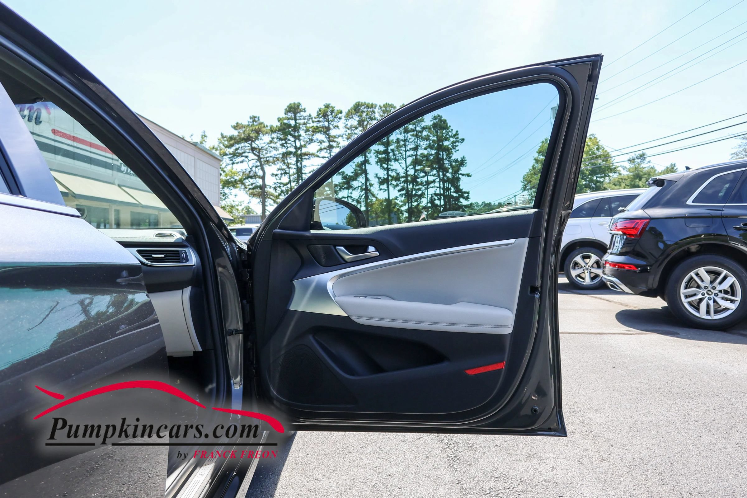 Used 2023 Genesis G70 2.0T RWD image 22