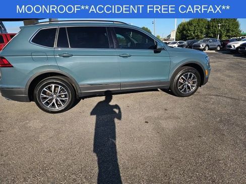 Used 2020 Volkswagen Tiguan SE w/ Panoramic Sunroof Package image 24