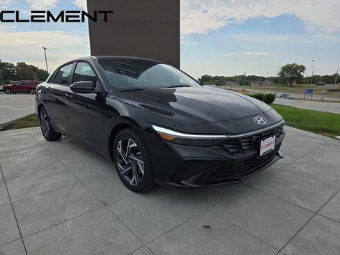 Certified 2025 Hyundai Elantra Sport FWD image 5