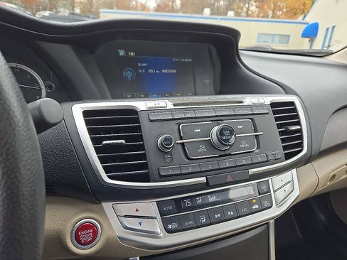 Used 2014 Honda Accord EX image 17