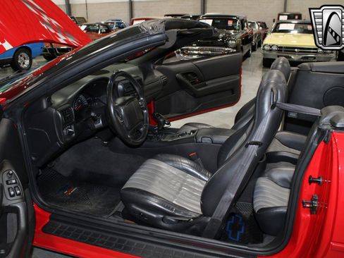 Used 2002 Chevrolet Camaro Z28 w/ SS Performance/Appearance Pkg image 6