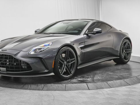 Used 2025 Aston Martin V8 Vantage Coupe image 3