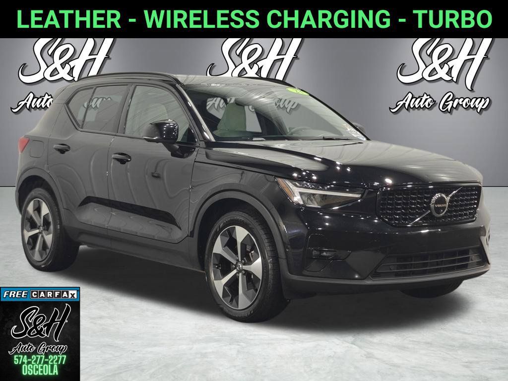 Used 2023 Volvo XC40 B4 Ultimate FWD image 1
