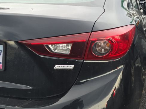 Used 2018 MAZDA MAZDA3 Sport w/ Preferred Equipment Package image 8