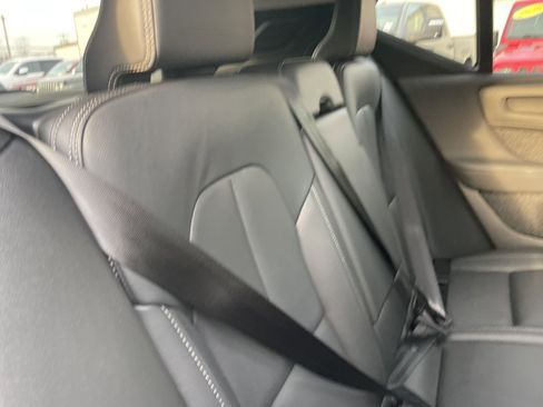 Used 2025 Volvo XC40 B5 Core image 19
