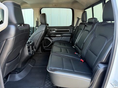 Used 2022 RAM 1500 Laramie AWD/4WD image 30