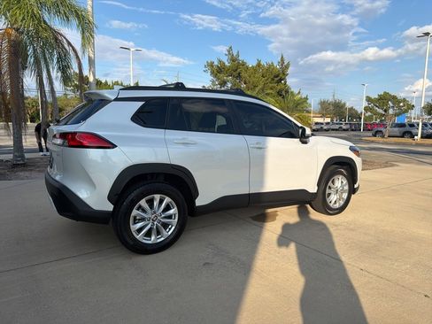 Used 2024 Toyota Corolla Cross LE image 10