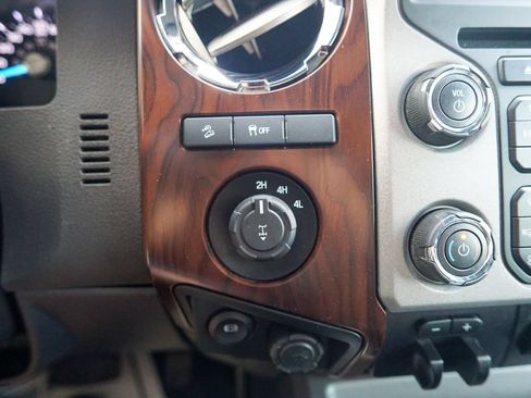 Used 2016 Ford F350 Lariat w/ Lariat Interior Package AWD/4WD image 24