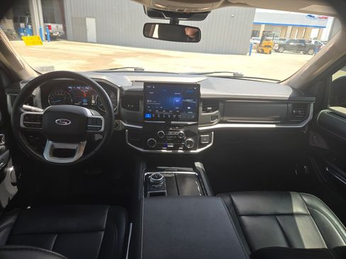 Used 2024 Ford Expedition Max XLT RWD image 18