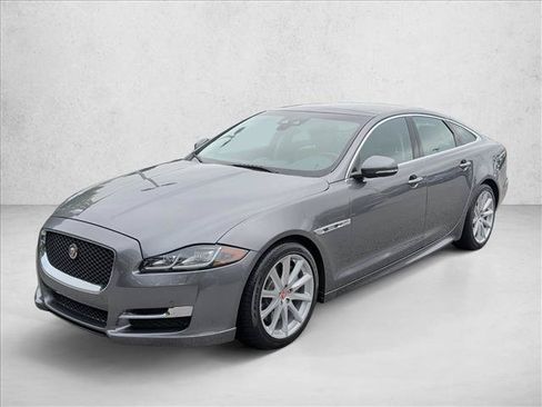 Used 2019 Jaguar XJ R-Sport RWD image 5
