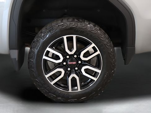Used 2024 GMC Sierra 1500 AT4 w/ AT4 Premium Package AWD/4WD image 34