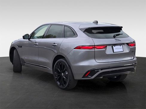 New 2026 Jaguar F-PACE R-Dynamic S image 4