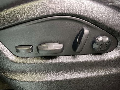 Used 2023 Porsche Cayenne Platinum Edition image 17