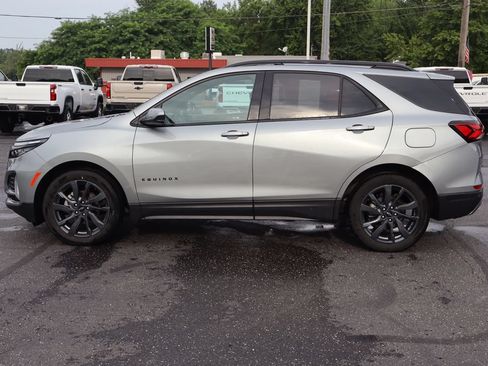 Used 2024 Chevrolet Equinox RS FWD image 28