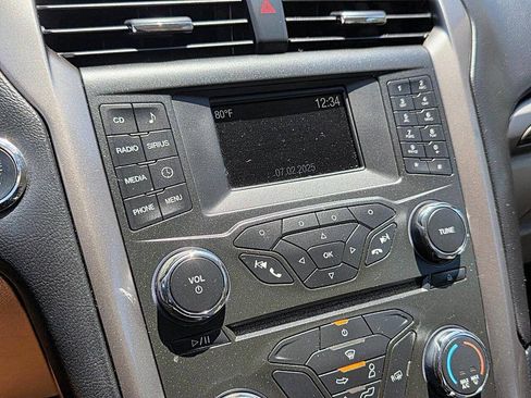 Used 2017 Ford Fusion SE image 30